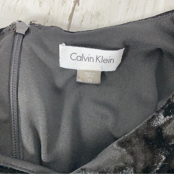 Calvin Klein Women's Dress Size 12 Cold Shoulder Black Velvet Sheath Midi - Picture 6 of 8